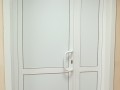 Дверь алюминиевая